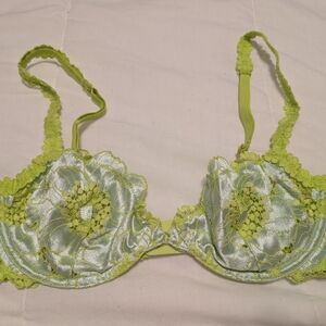 Savage X Fenty Lime Green Floral Bra 32D Free w/any Other Purchase
